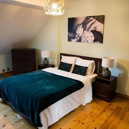 Chalet De 5 Habitaciones En La Sierra De Madrid El Olivo De Miraflores Мирафлорес-де-ла-Сьерра Экстерьер фото