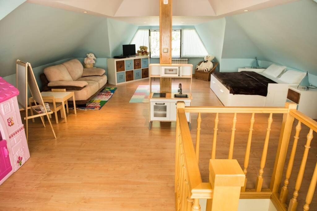 Chalet De 5 Habitaciones En La Sierra De Madrid El Olivo De Miraflores Мирафлорес-де-ла-Сьерра Экстерьер фото