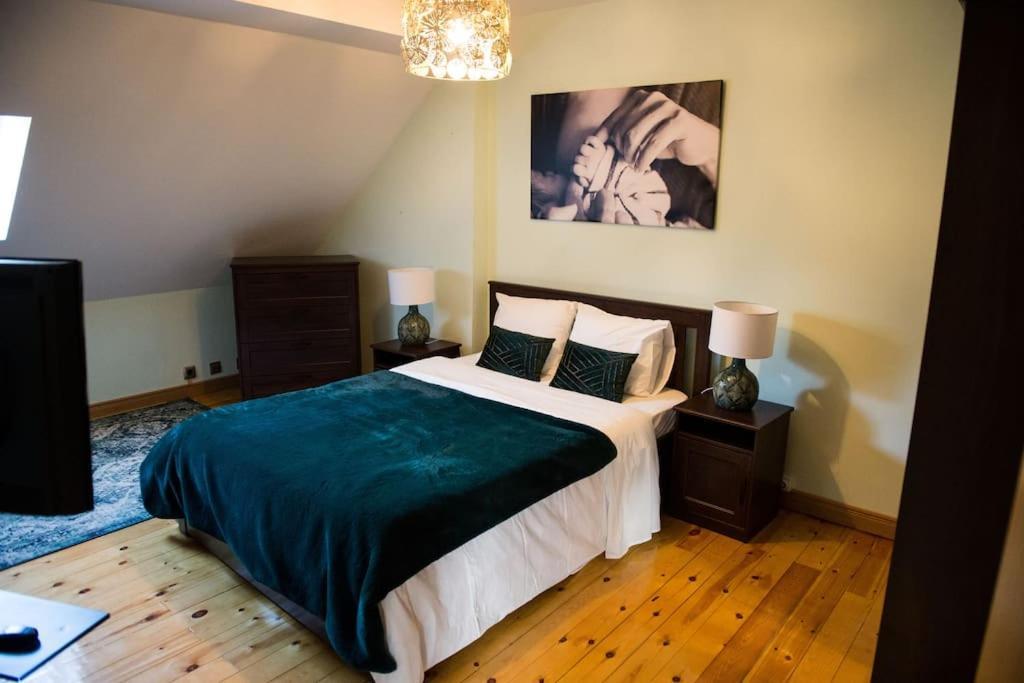 Chalet De 5 Habitaciones En La Sierra De Madrid El Olivo De Miraflores Мирафлорес-де-ла-Сьерра Экстерьер фото